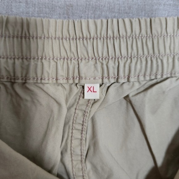 NWT Levi's Women's Baggy Parachute Pants White Pepper Tan XL - Picture 7 of 15